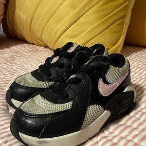 NIKE Kids Black and Pink Sneakers